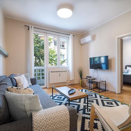 Cozy 1 Bdrm, Top Center, Solunska Near Vitoshka Street Sofia Esterno foto