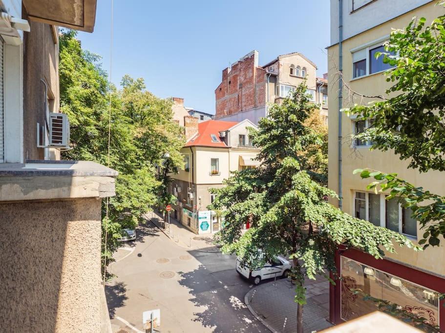 Cozy 1 Bdrm, Top Center, Solunska Near Vitoshka Street Sofia Esterno foto